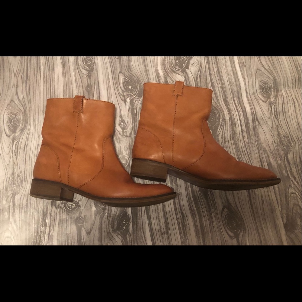 JCrew 7.5 Cognac Short Boot